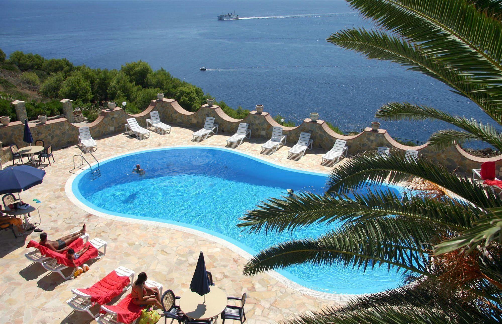 Hotel Diana Isola di Ustica Buitenkant foto